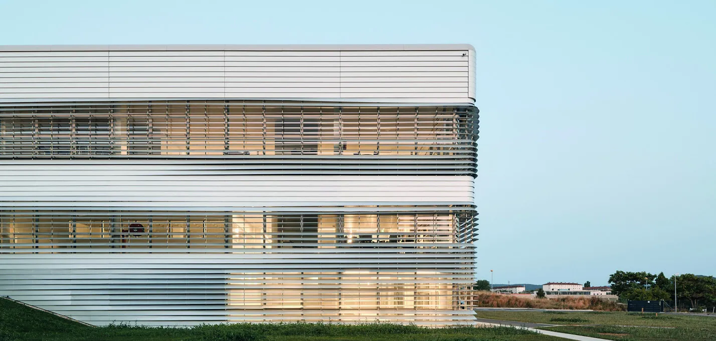 buildingCompressFormat_7 Sophysa_Besancon_Epaillard Machado_12.jpg