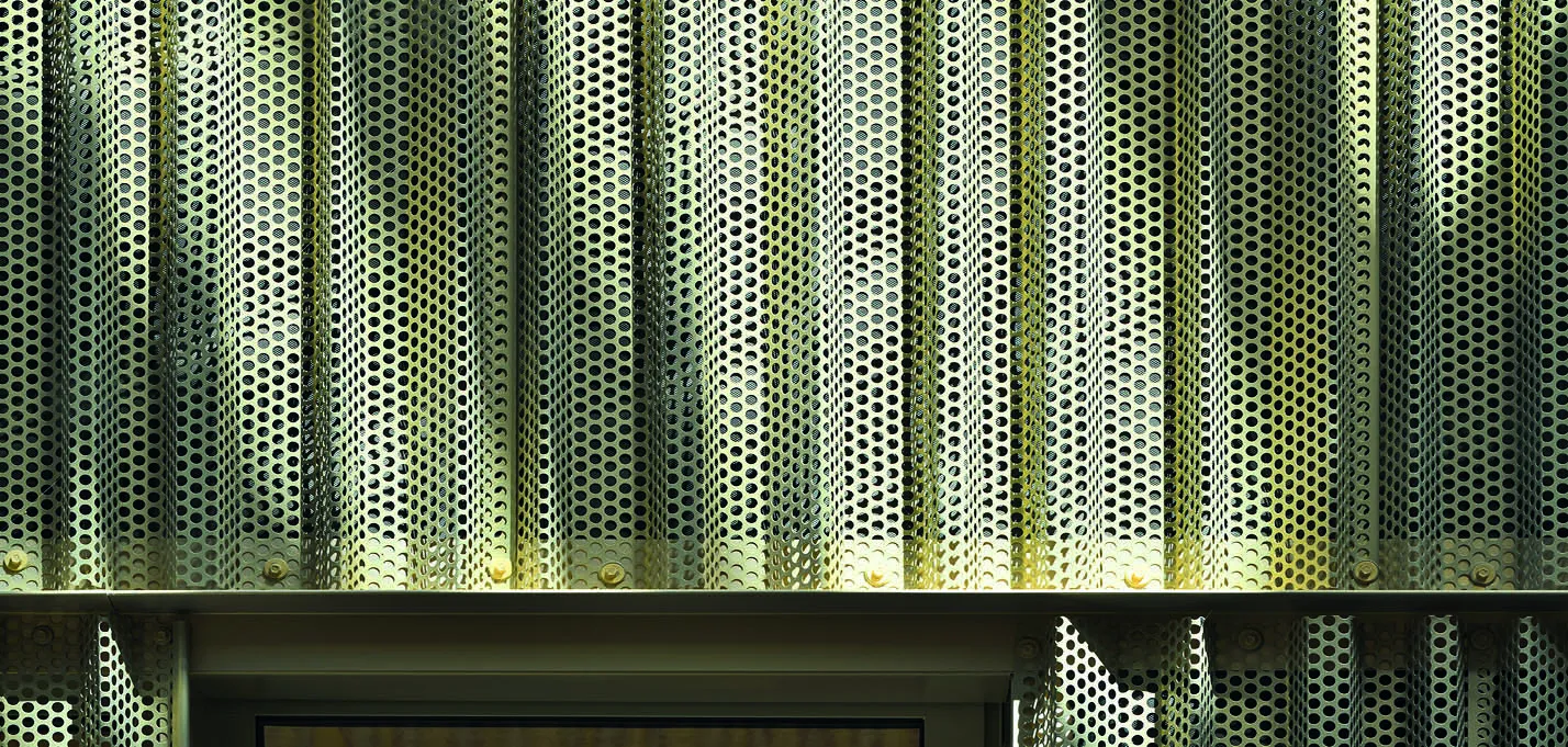 buildingCompressFormat_4 8715 ©_Studio_Erick_Saillet.jpg