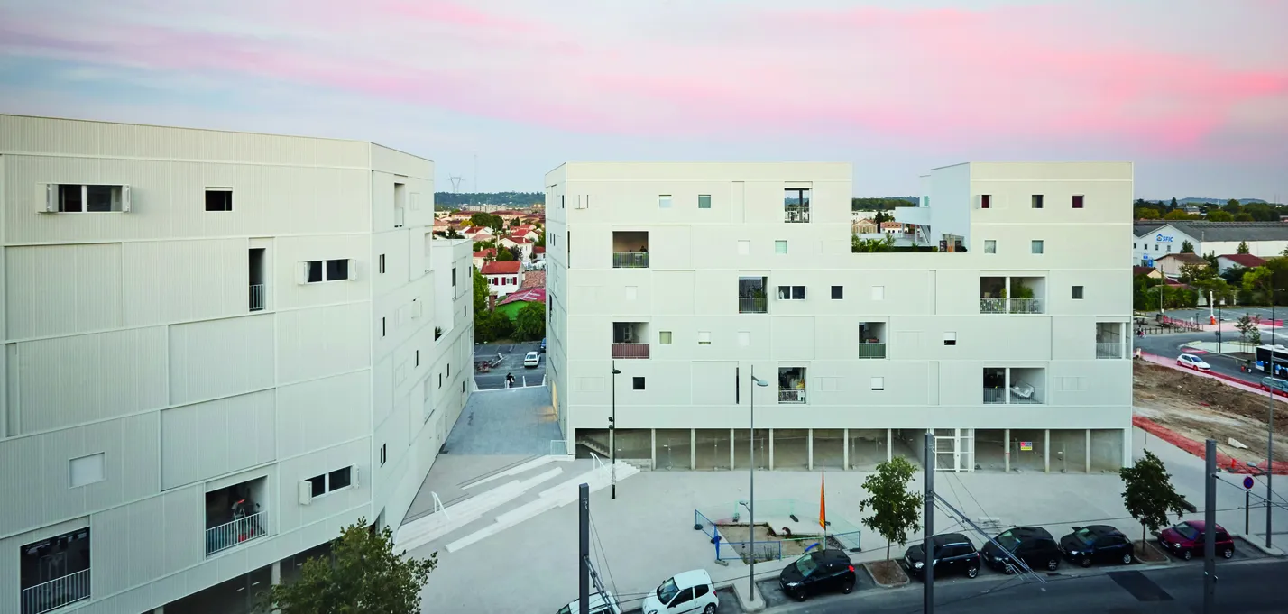 1 lgt Begless © Julien Lanoo_buildingCompressFormat