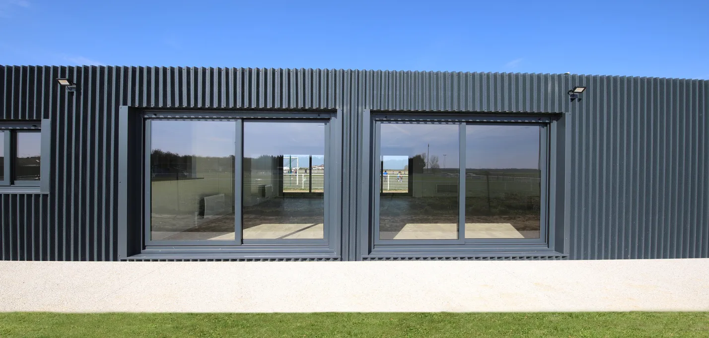 Vestiaire BLR @Romain Issa 3bis_buildingCompressFormat