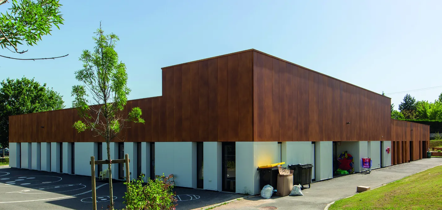 4 pole - beychac et caillau _buildingCompressFormat