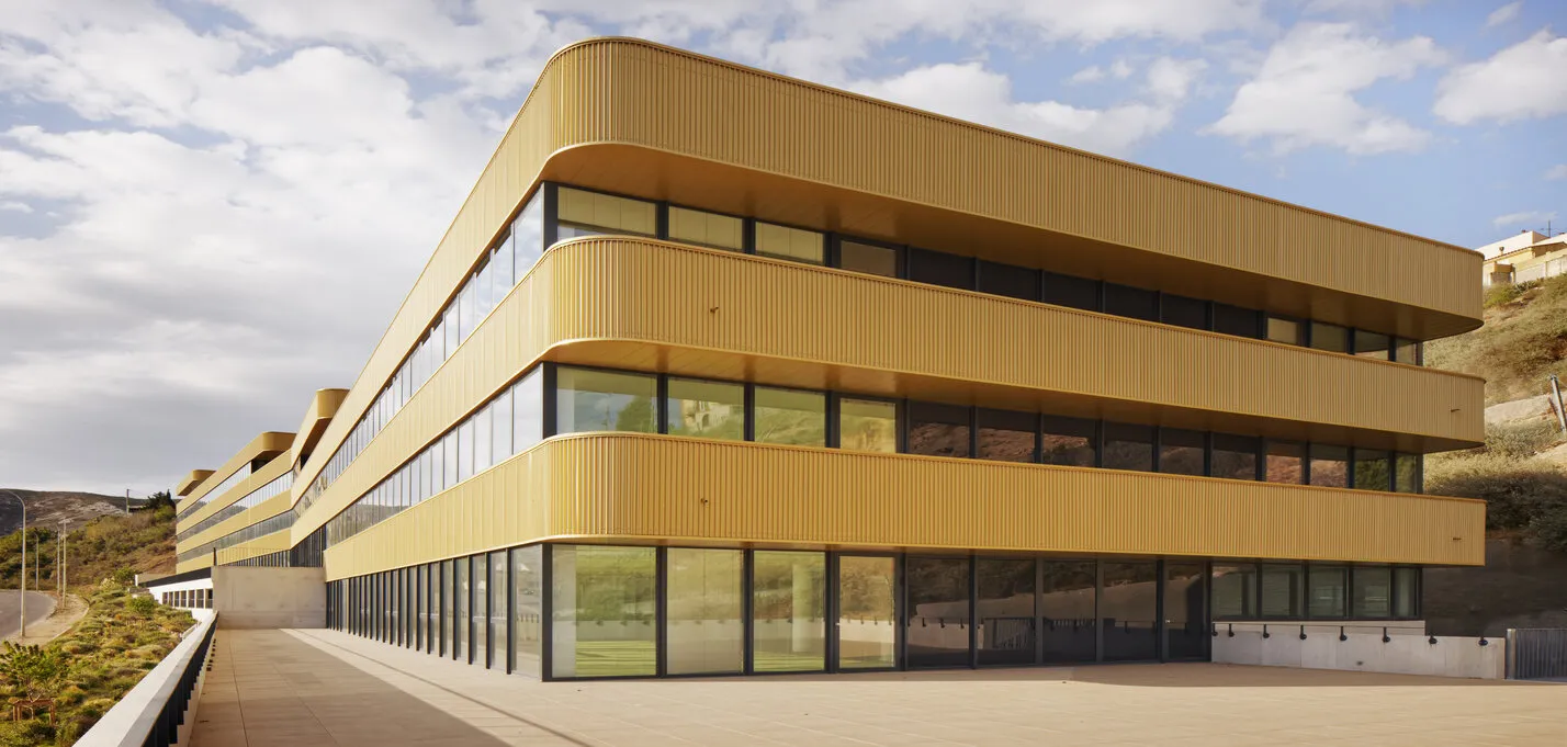 buildingCompressFormat_6 AZUREA _ Marseille © Camille Gharbi.jpg