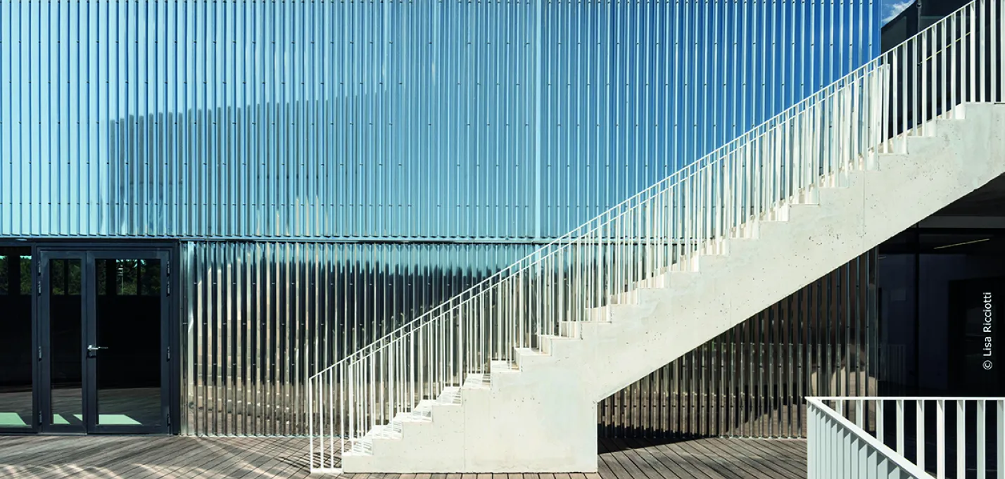 buildingCompressFormat_4 7 HumanFab Aix-en-Provence © Lisa Ricciotti.jpg