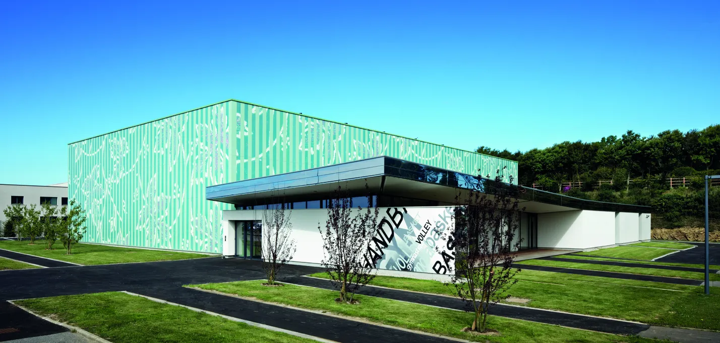 2 Les pieux © Takuji Shimmura_buildingCompressFormat