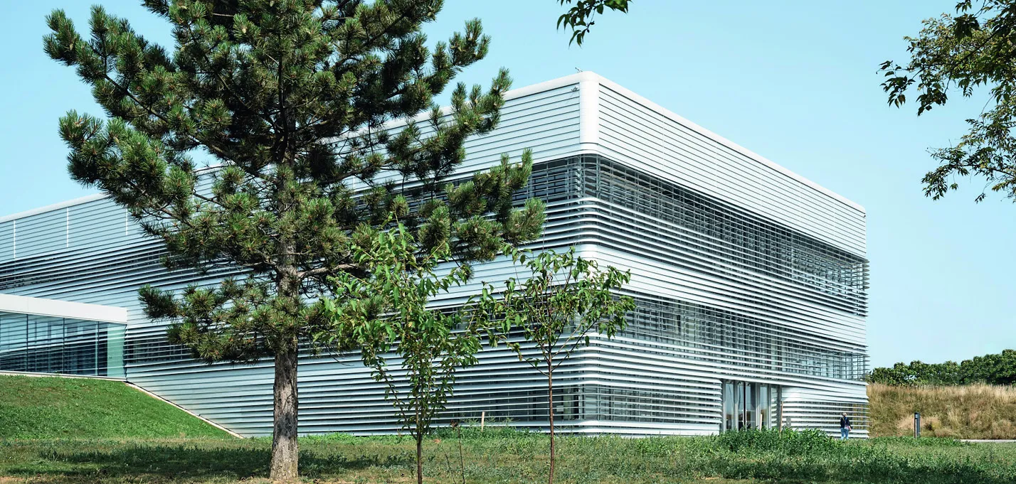 buildingCompressFormat_3 Sophysa_Besancon_Epaillard Machado_04.jpg