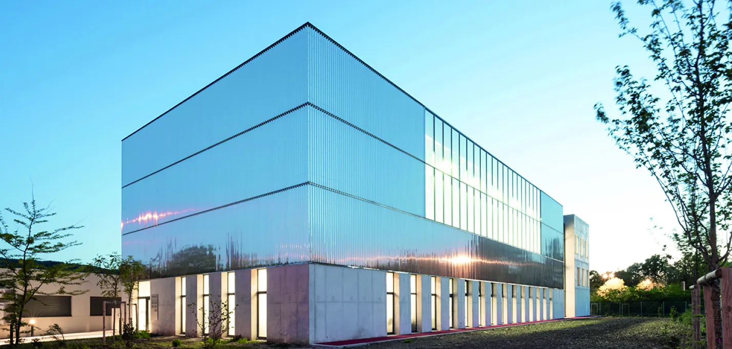 buildingCompressFormat_1 1 HumanFab Aix-en-Provence © Lisa Ricciotti.jpg