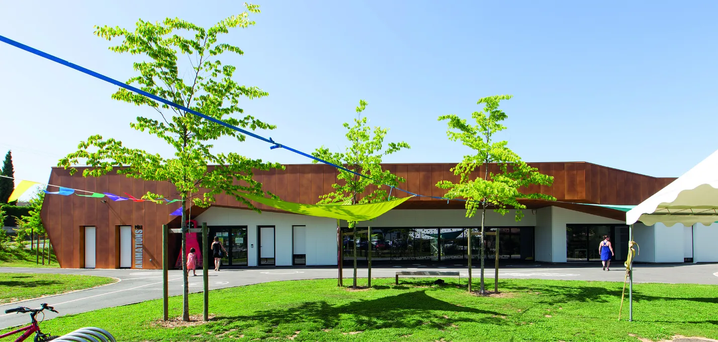 5 pole - beychac et caillau _buildingCompressFormat