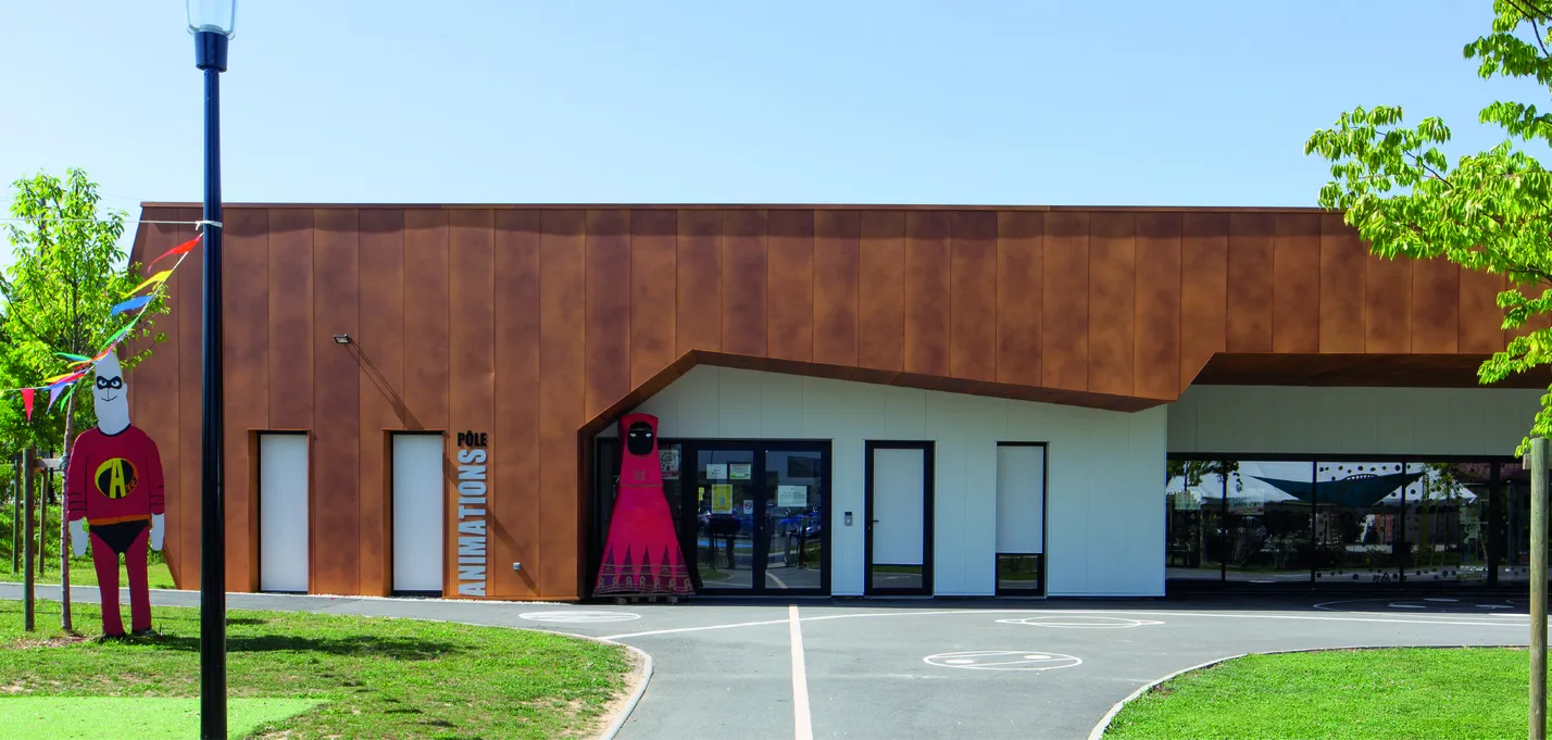 6 pole - beychac et caillau _buildingCompressFormat