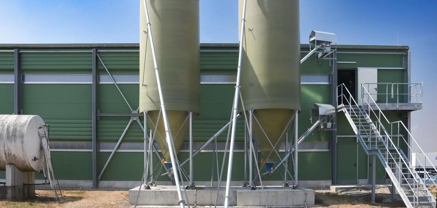 Frischei Ground keeping chicken coop and packing hall-447_buildingCompressFormat